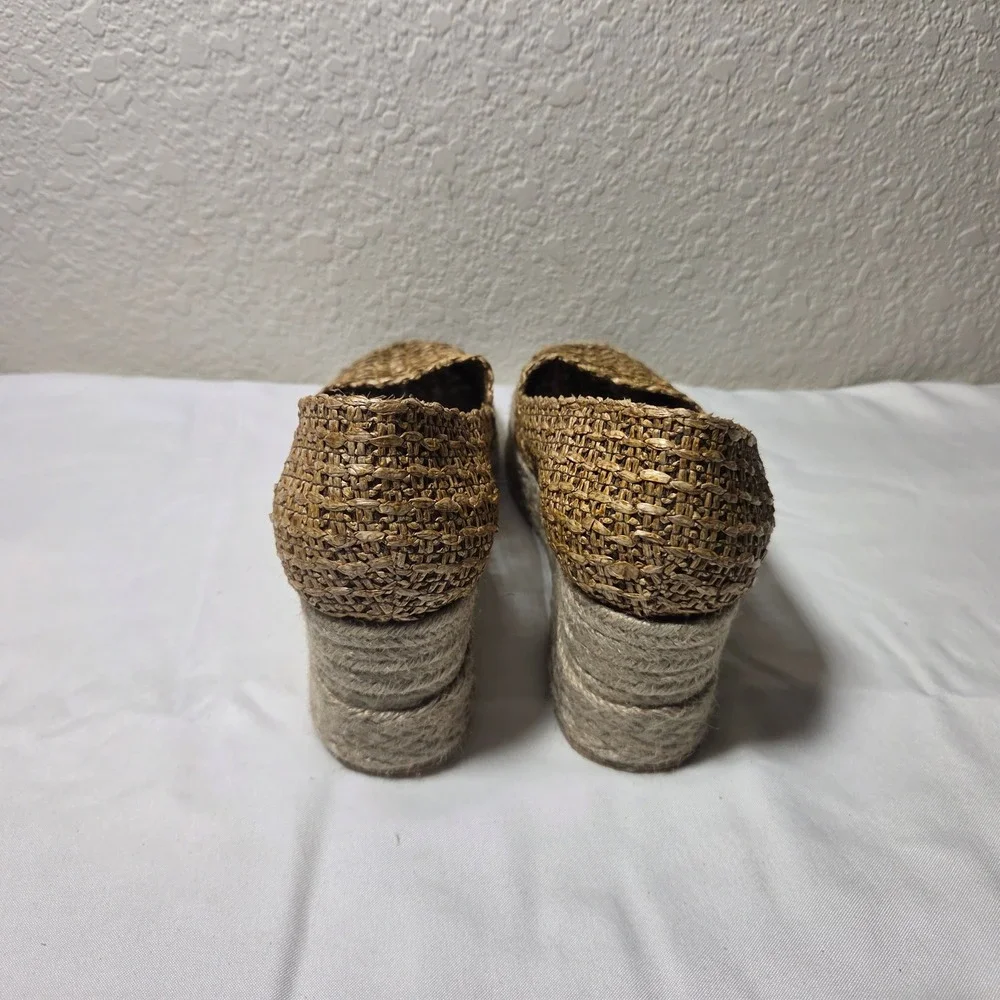 Andre Assous Woven Espadrille Wedge Sandals Gold Raffia Made in Spain Womens 10